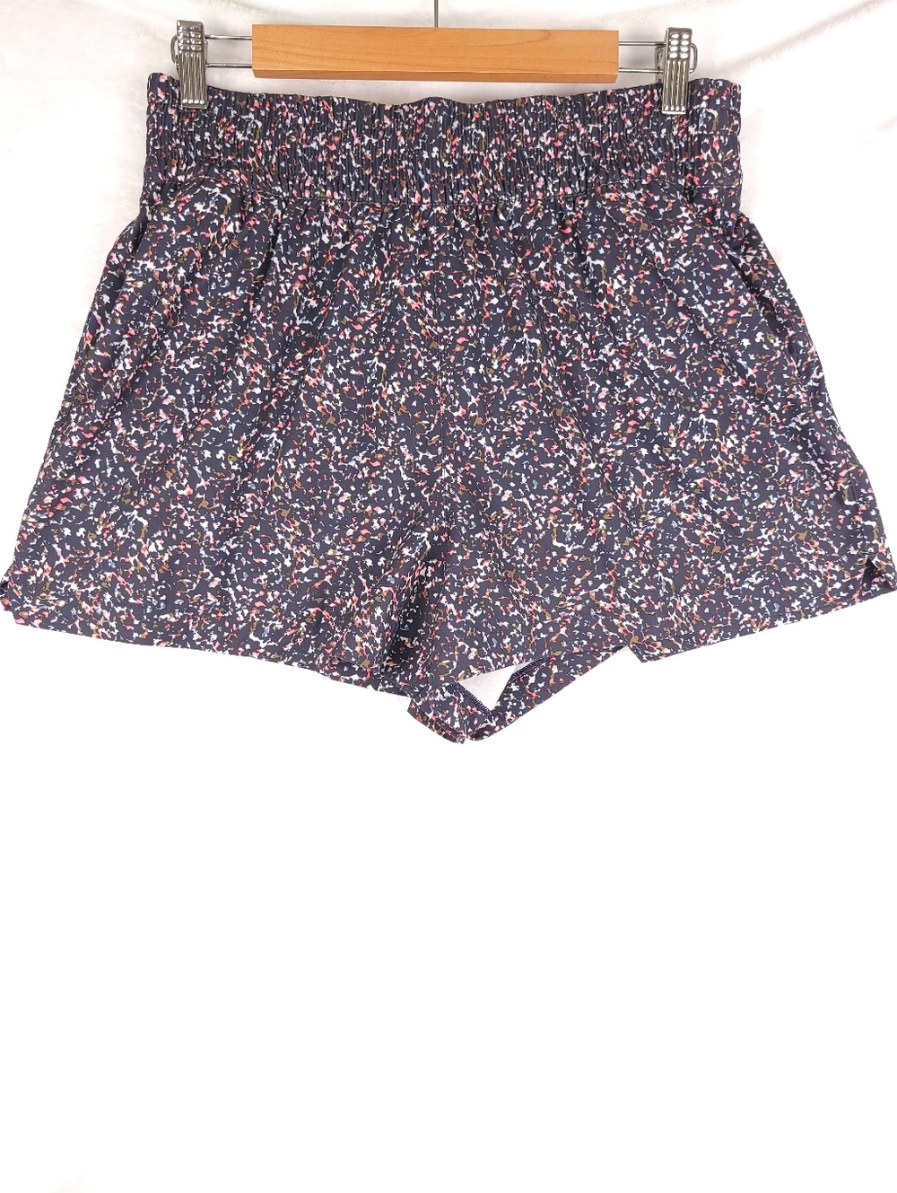 Athleta High Rise Weekender Run Short M